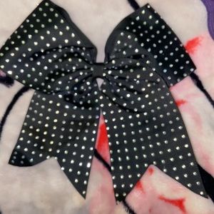 Cheer bow